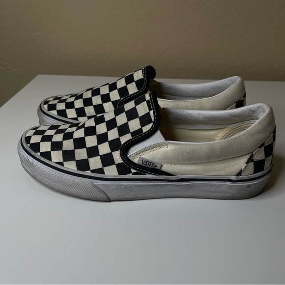 Vans Classic Slip-On Checkerboard Shoe(size 7.5 women’s) - Picture 3 of 7
